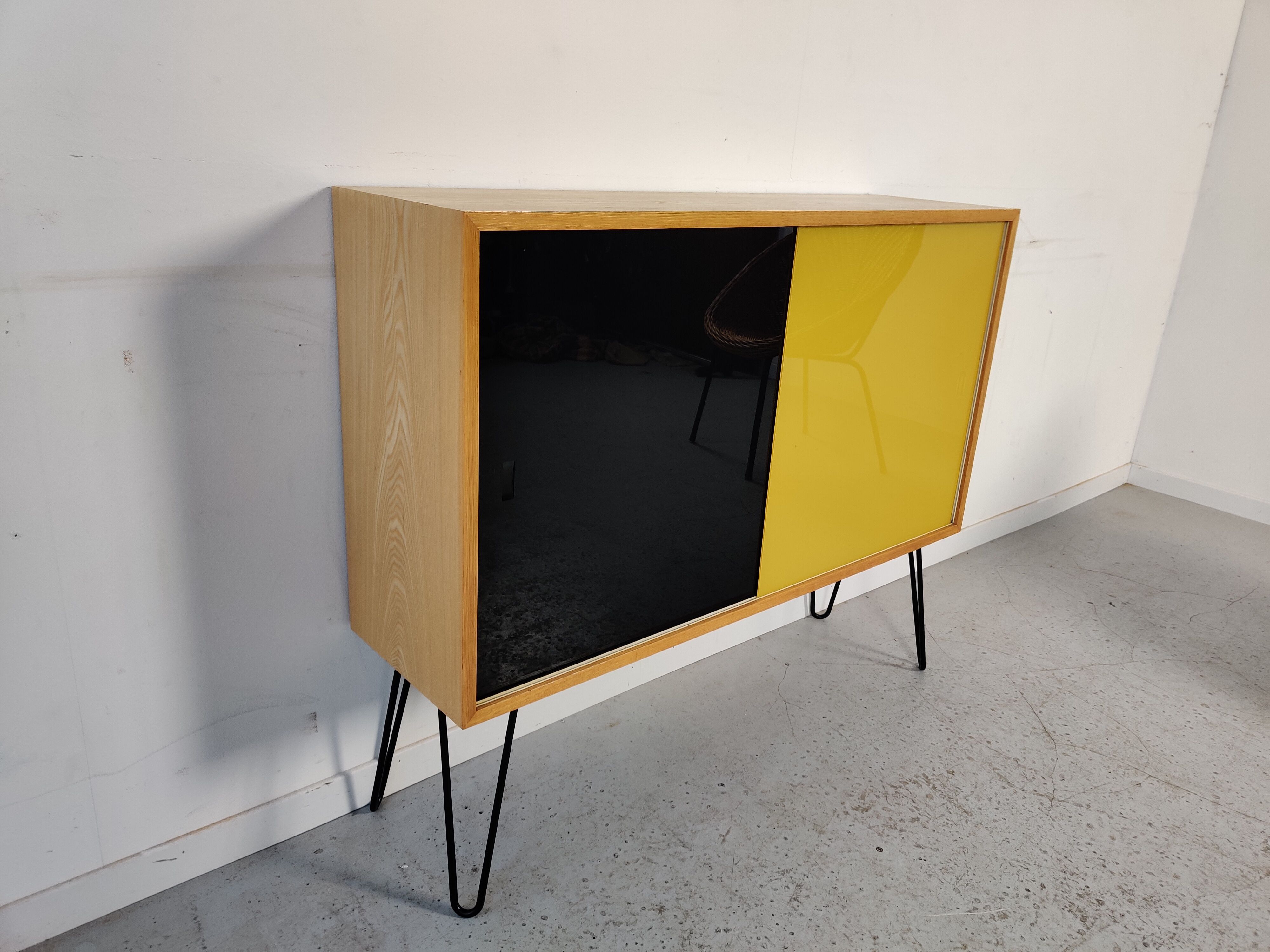 Vintage enfilade Scandinavian showcase, 60s