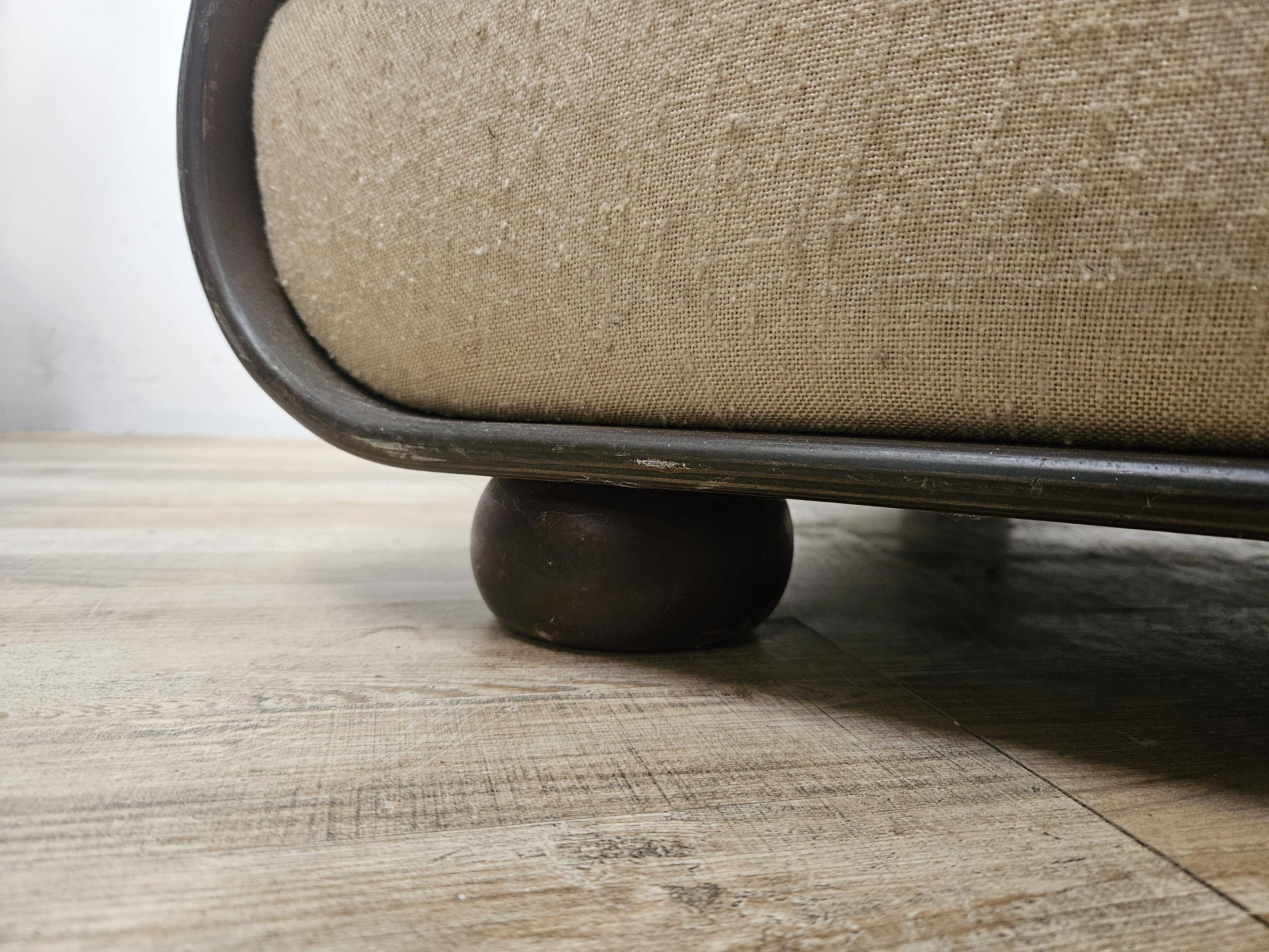 Fauteuils italiens du milieu du siècle en bois et tissu