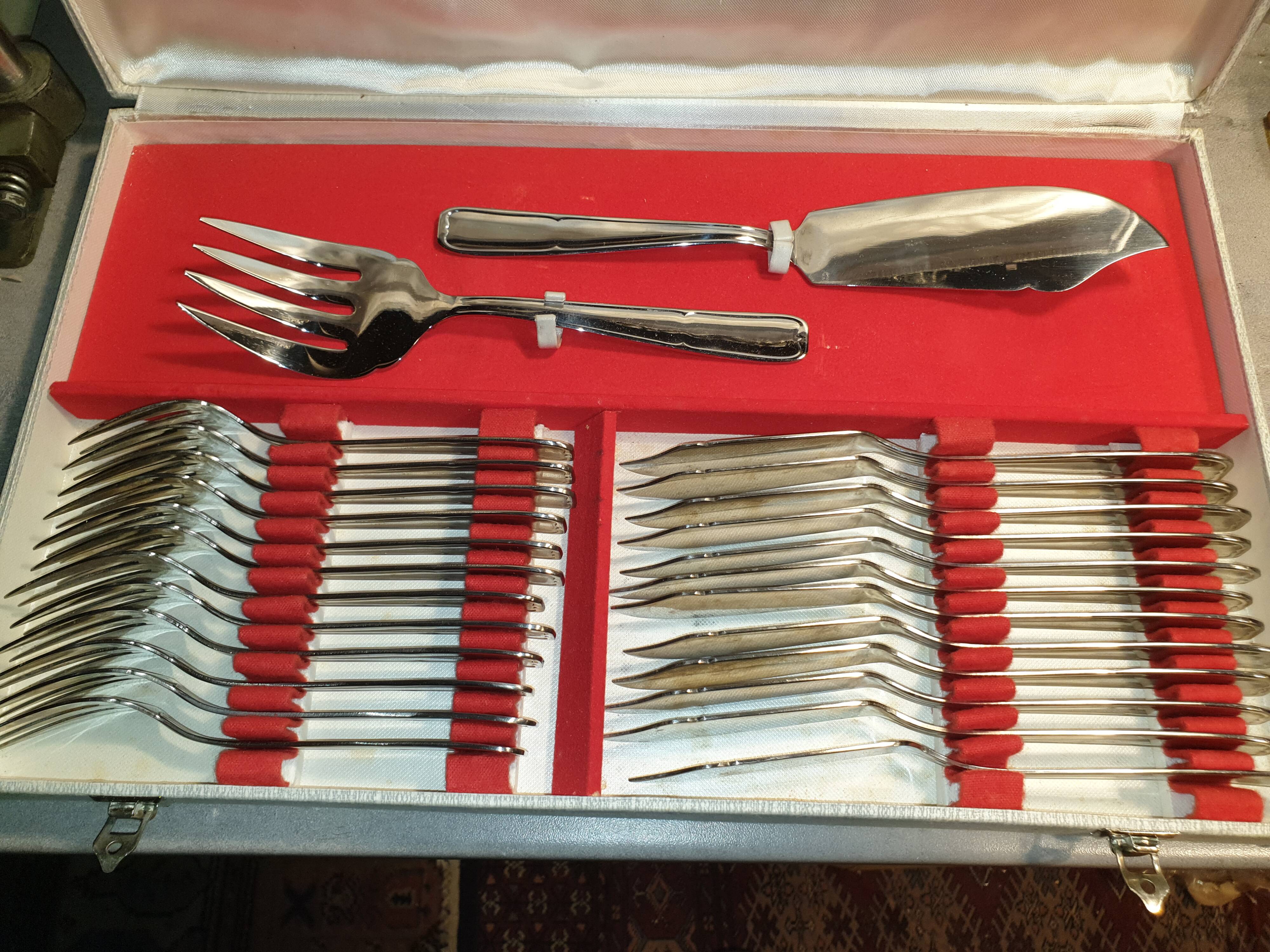 Fish service letang remy Paris