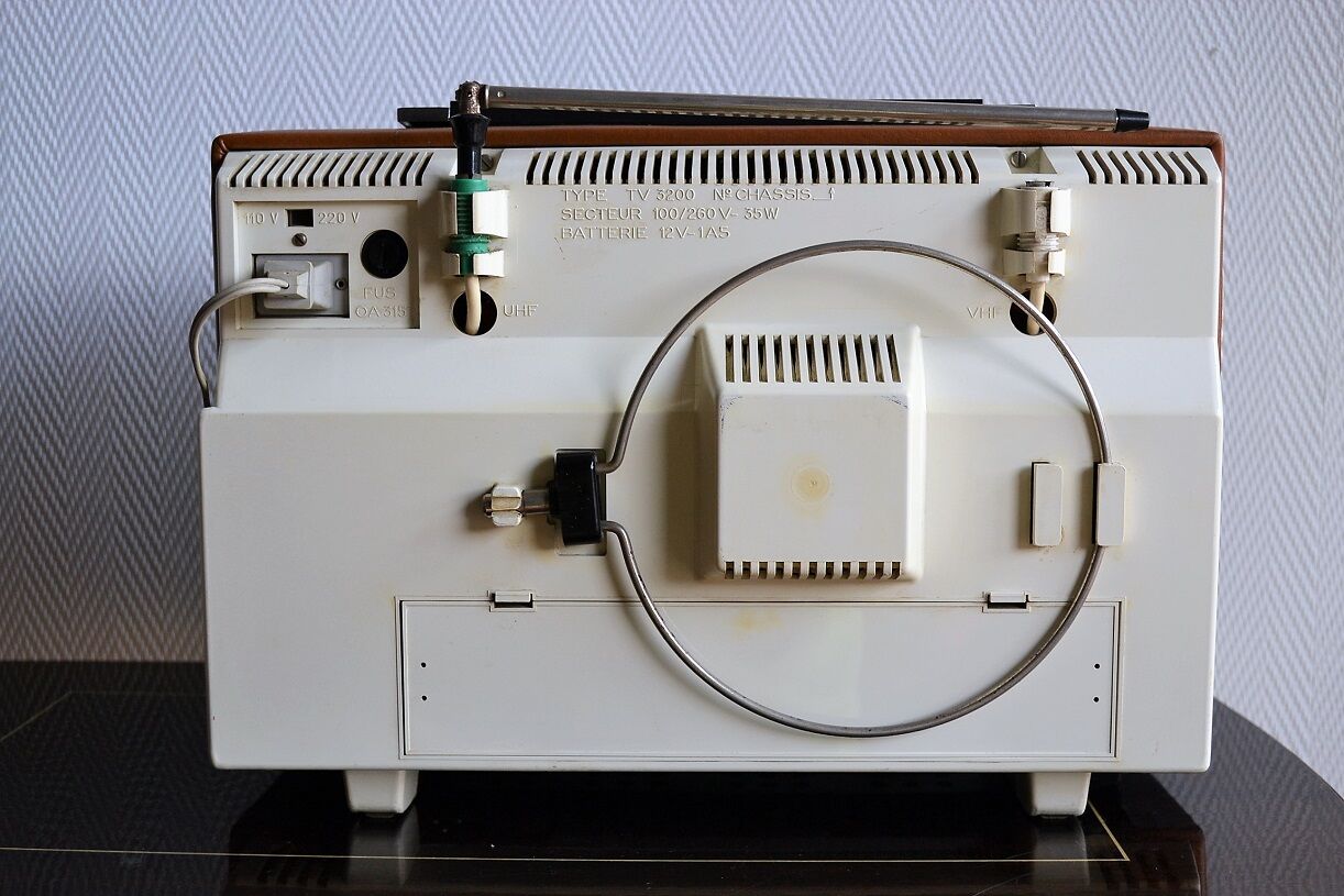CLIMATIC TV3200 1970 vintage portable TV s