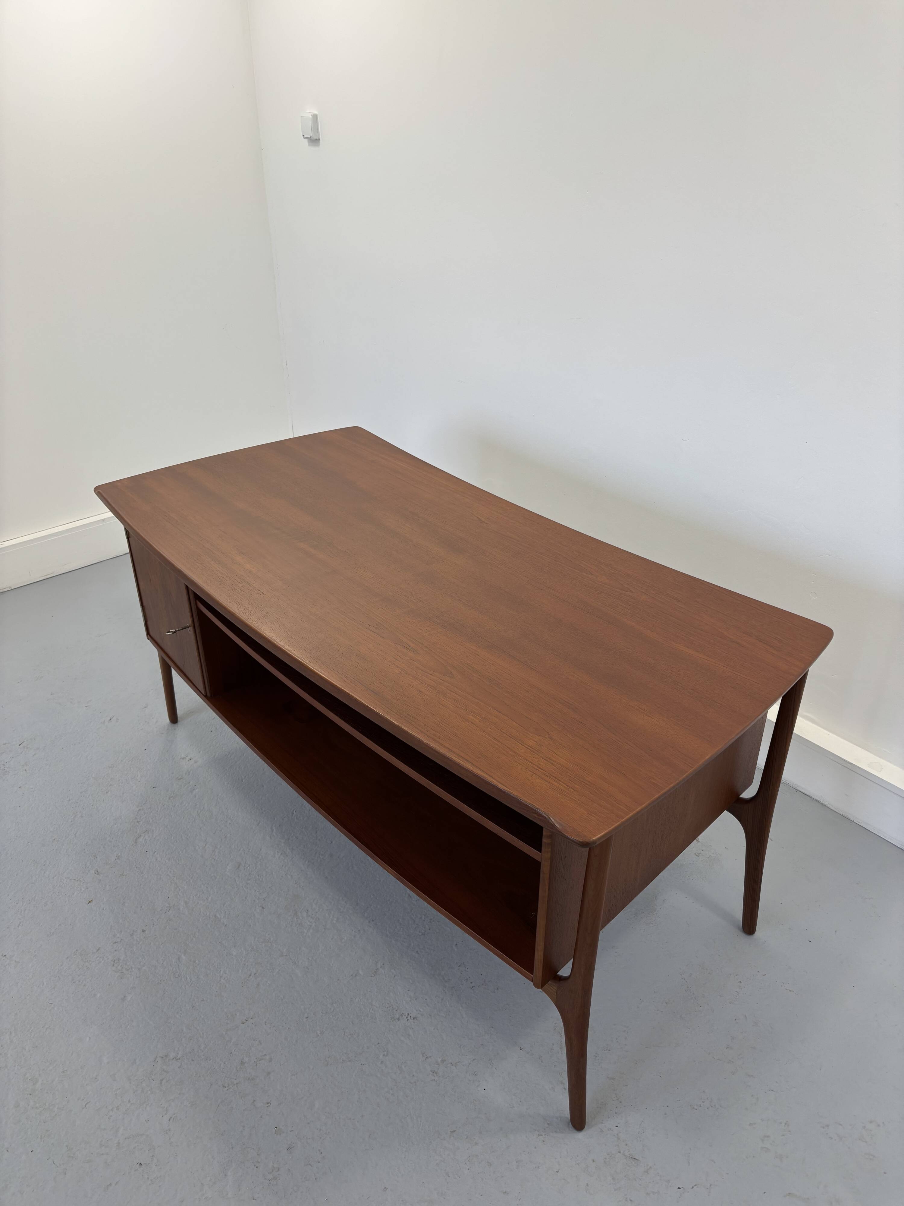 Svend Åge Madsen 1960s Danish Freestanding Desk