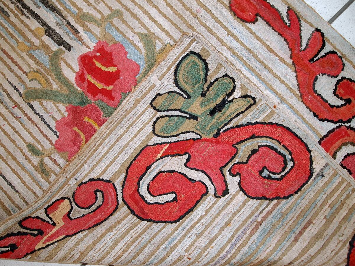 Tapis Hooked Antique Américain, Années 1920, Élégance Florale