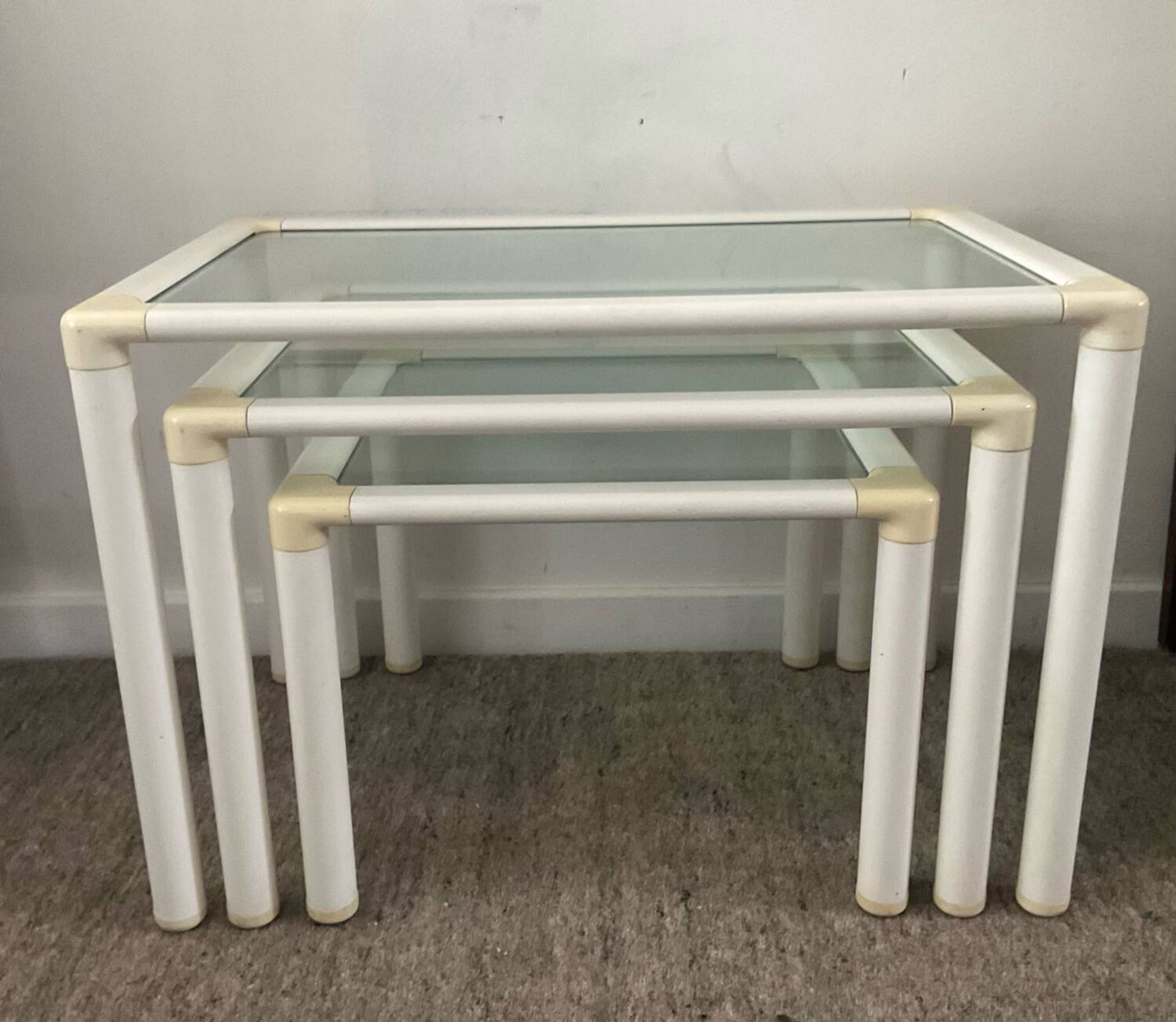 Trio de tables gigognes des années 70-80