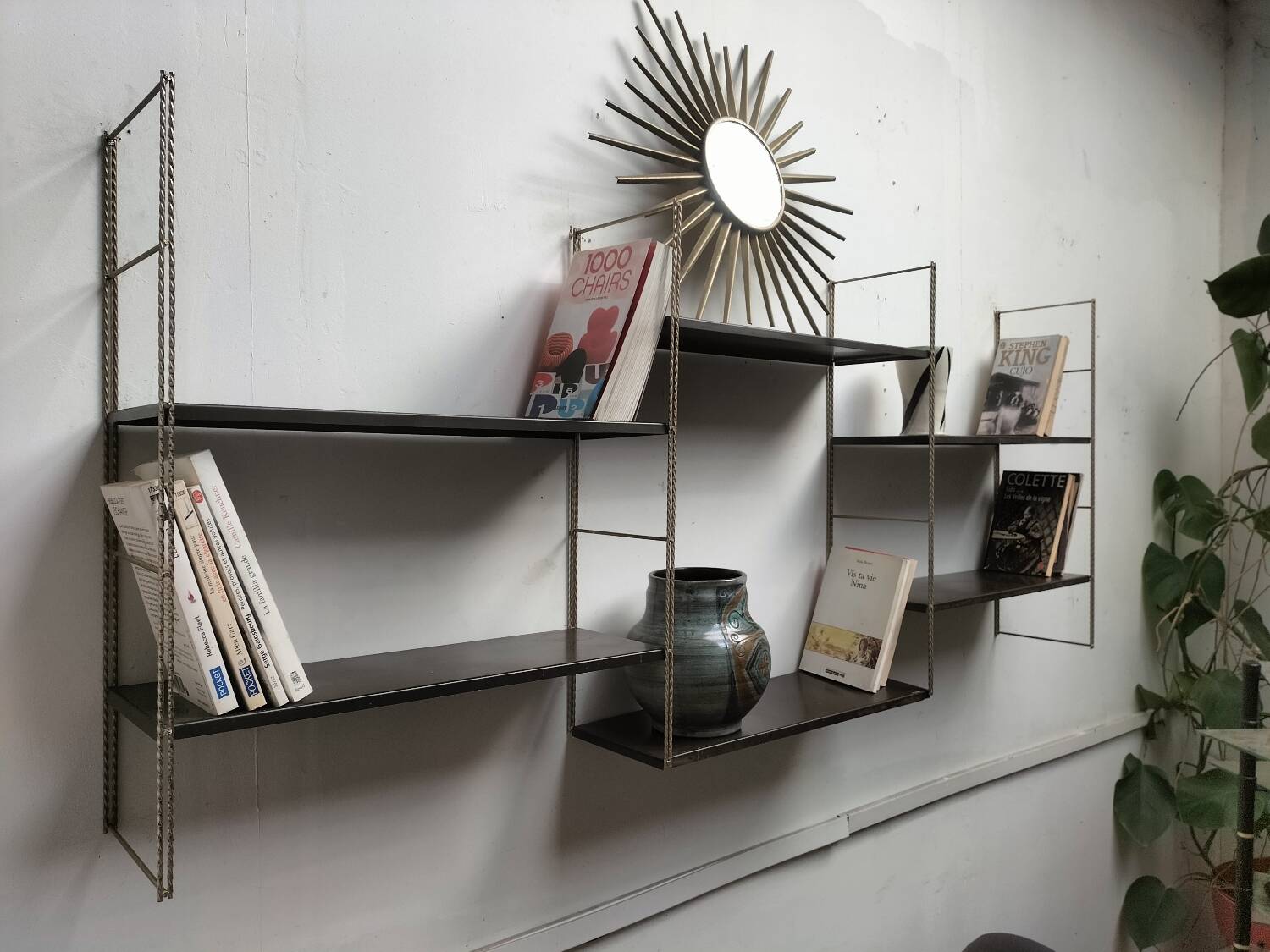 Metal string shelf
