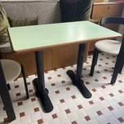 Table de bistrot pieds art deco et Formica