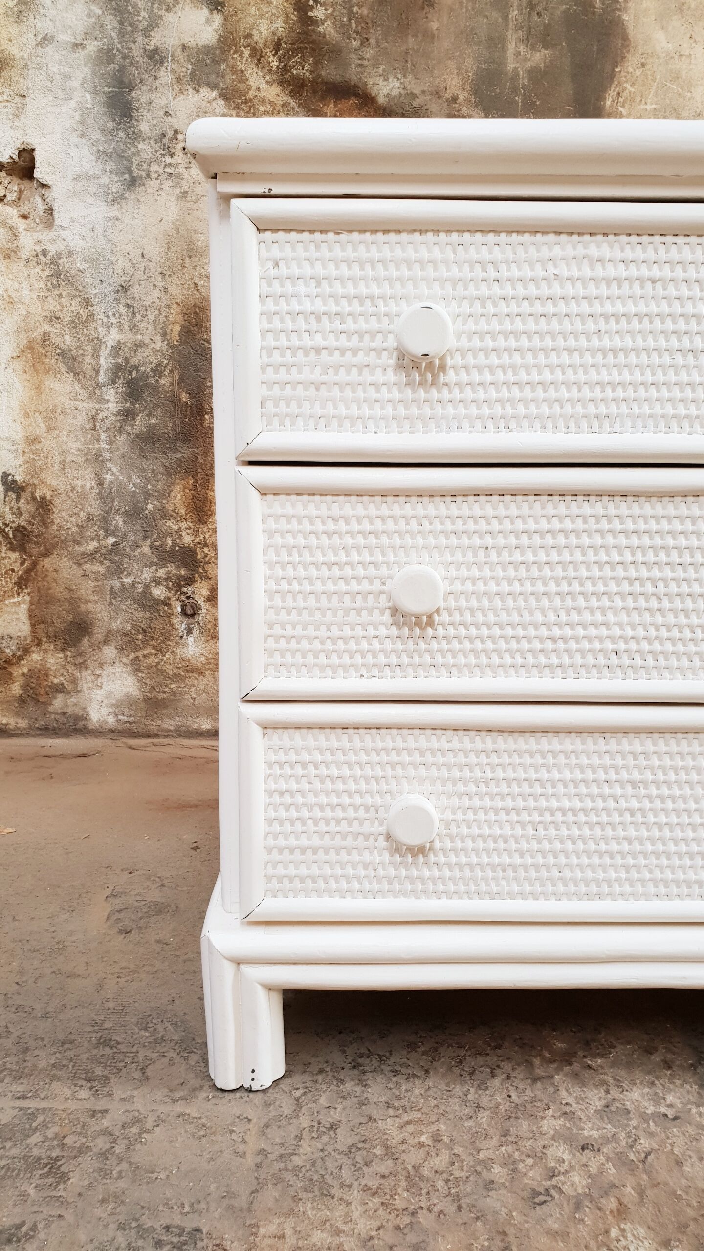 Commode vintage en rotin blanc