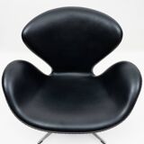 Danish Swan chair design Arne Jacobsen Fritz Hansen