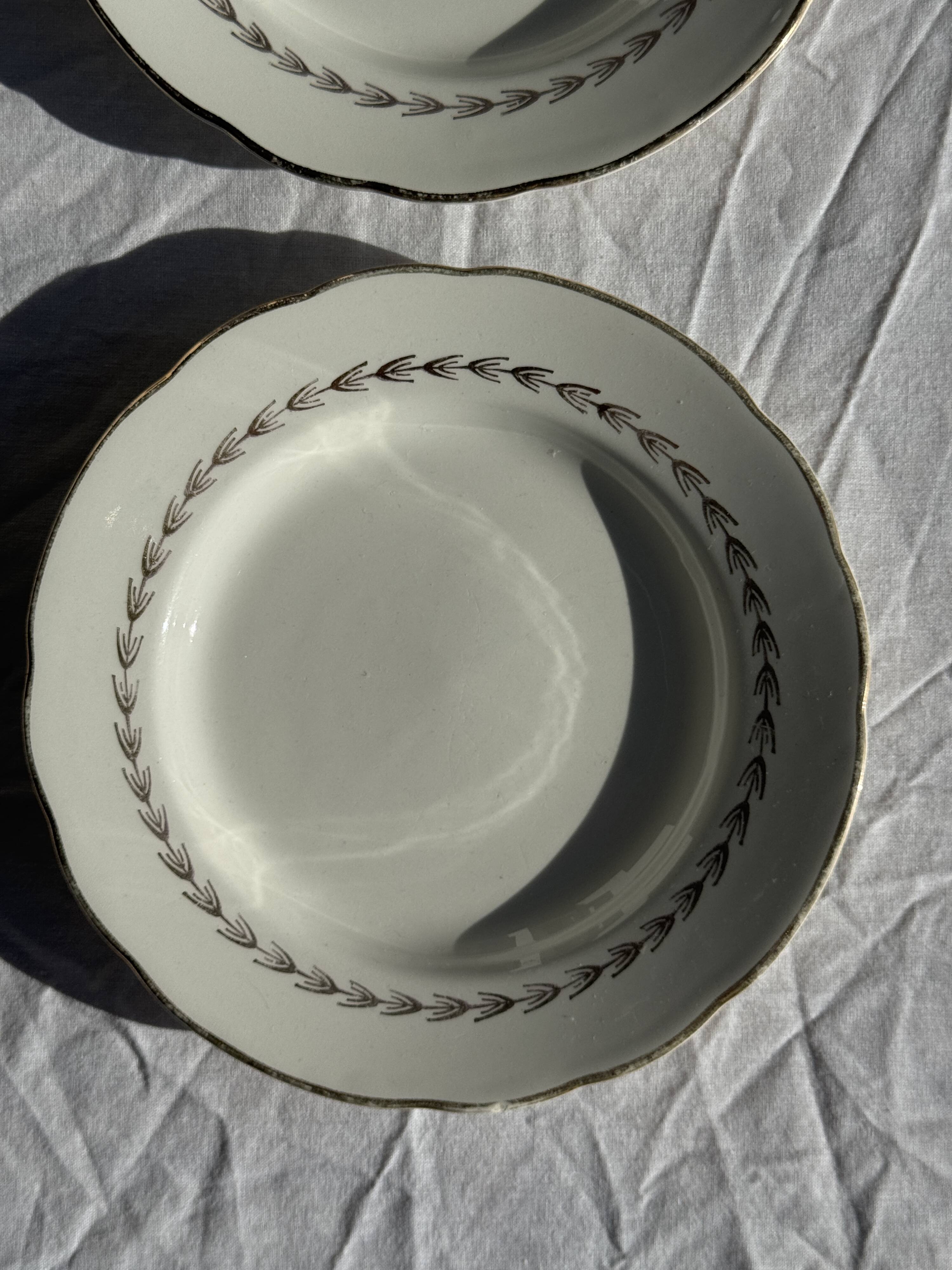 Set of 2 dessert plates with gold trim Gien Quimper D19