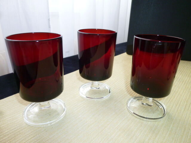 Set of 6 luminarc vintage wine glasses 70s