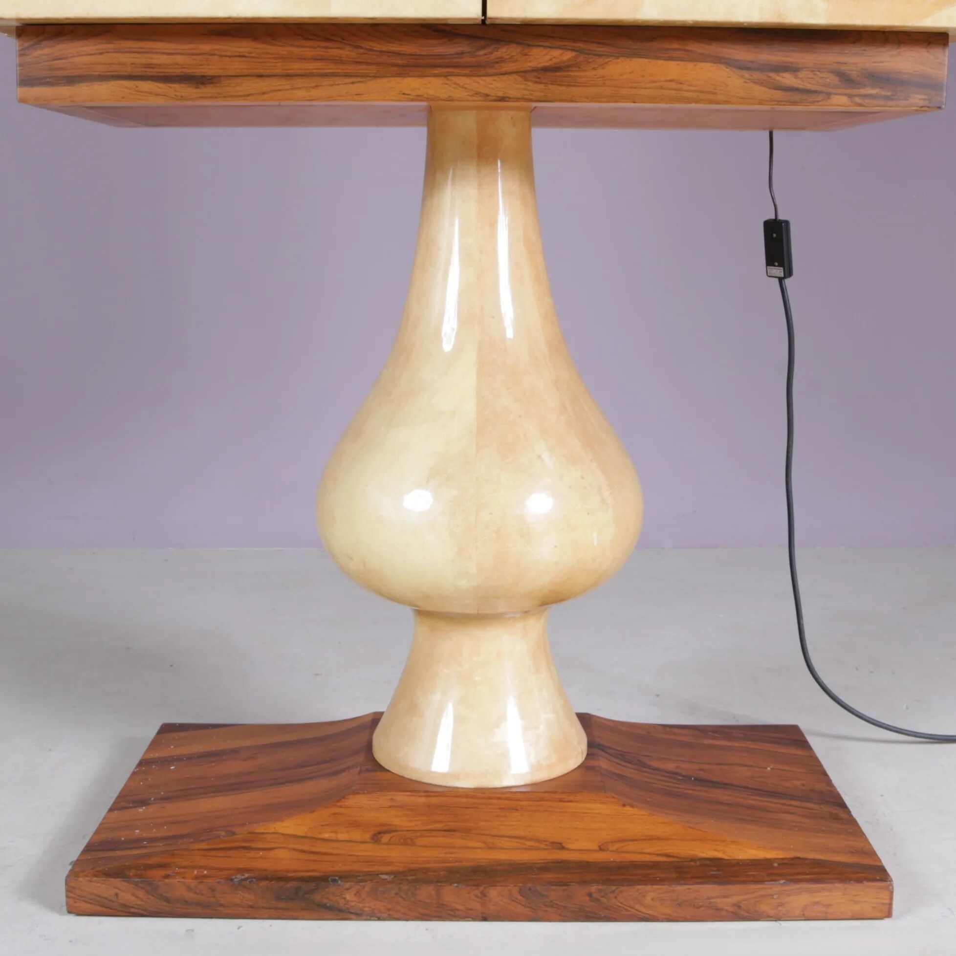 Cabinet de bar Aldo Tura en peau de chèvre sur piédestal, années 1960