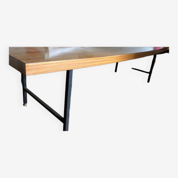 Meeting or conference table