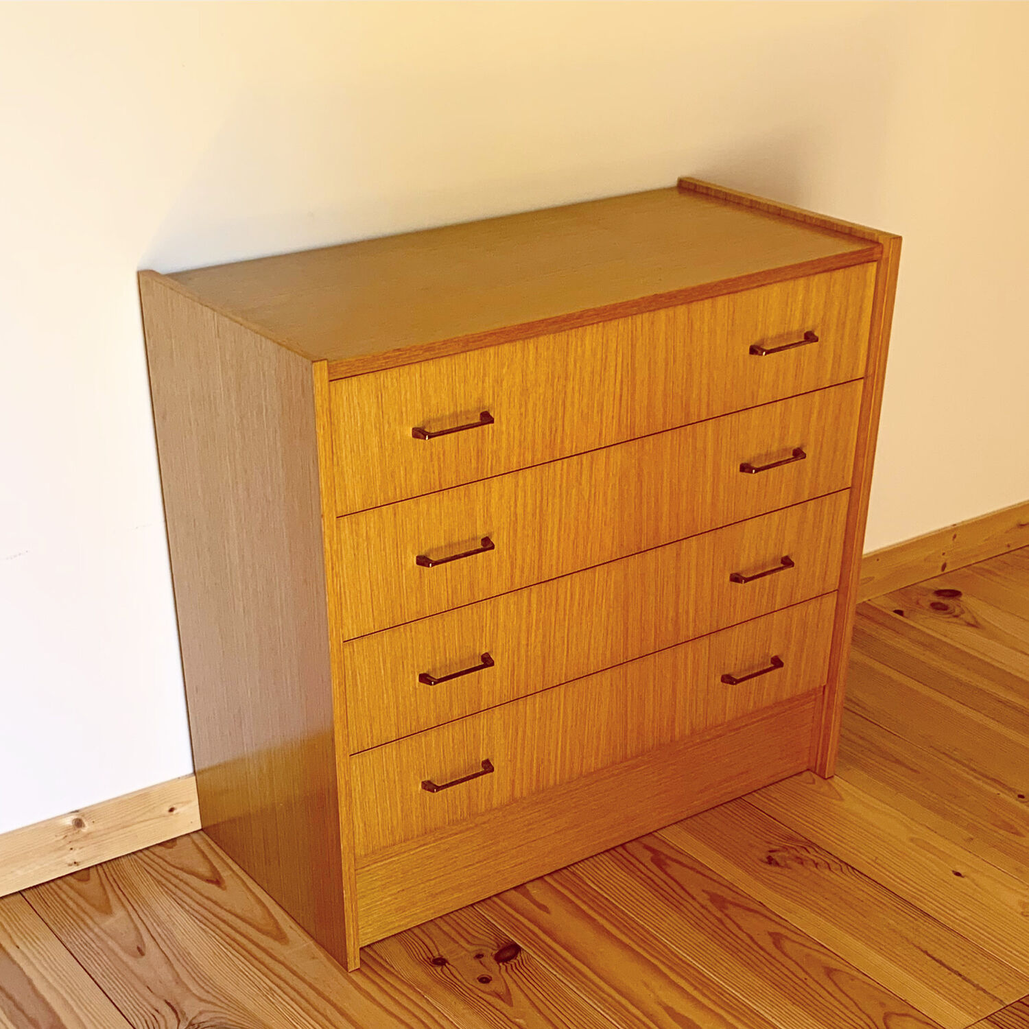 Vintage chest of drawers
