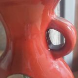 Vintage Français années 1960 Jean de Lespinasse, JdL 330, Vase ovale émaillé rouge avec portrait féminin.