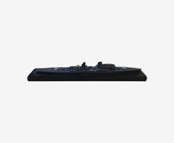Maquette de bateau russe en métal
