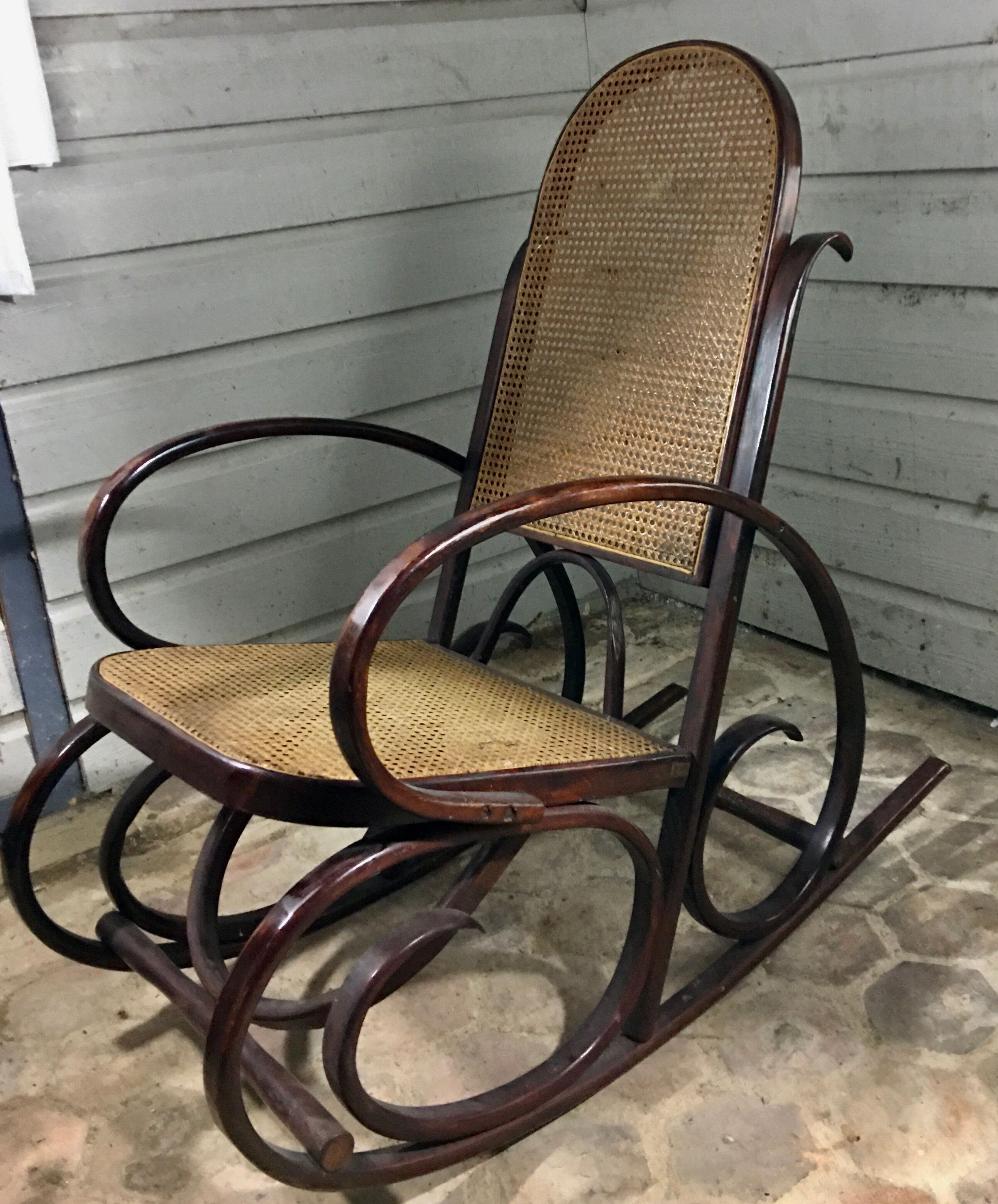 Rocking-chair canne bois courbé 1930