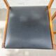 paire de chaises style scandinave, simili cuir noir