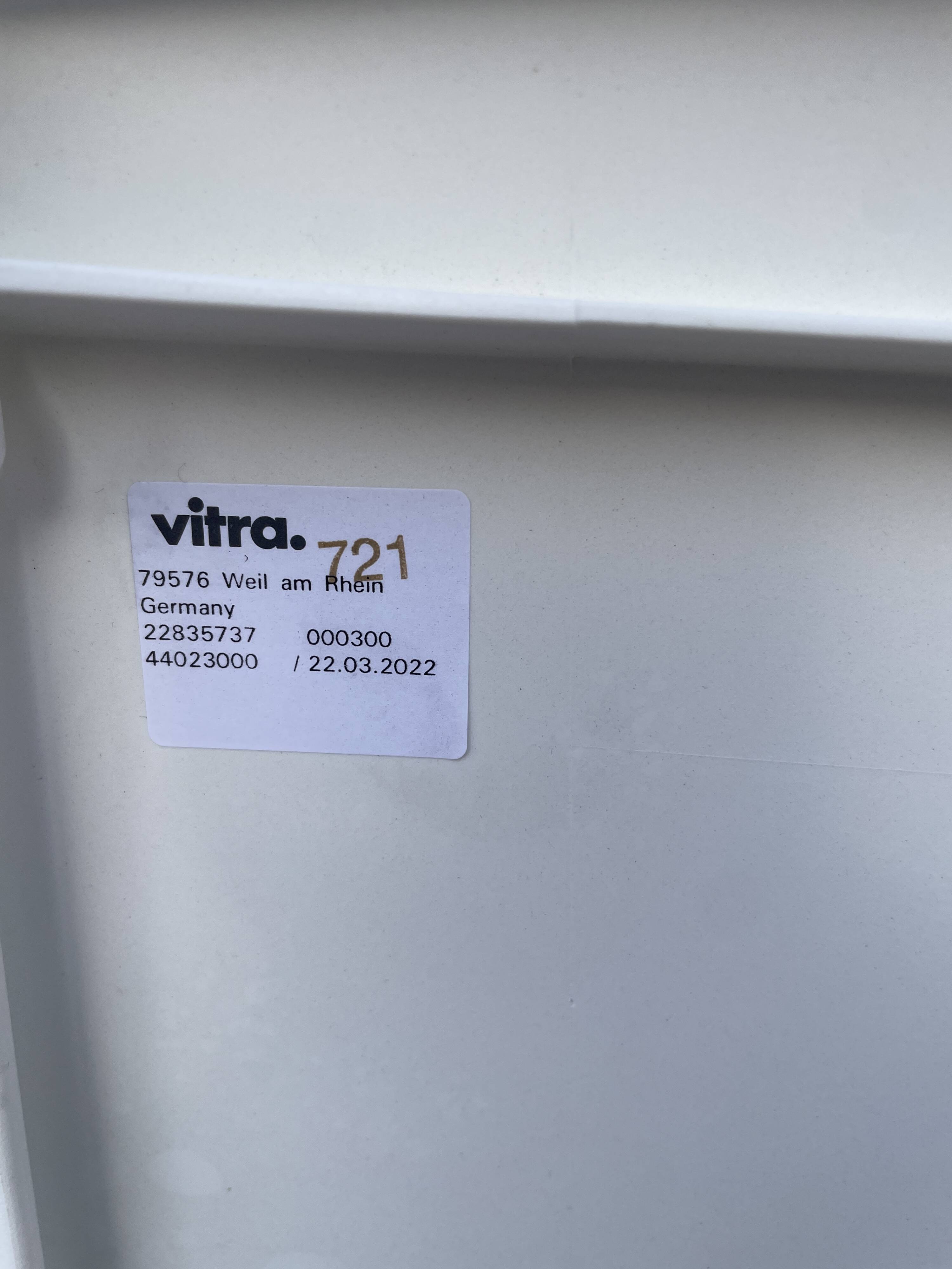 Vitra Tip Ton chair in white – design by Barber & Osgerby