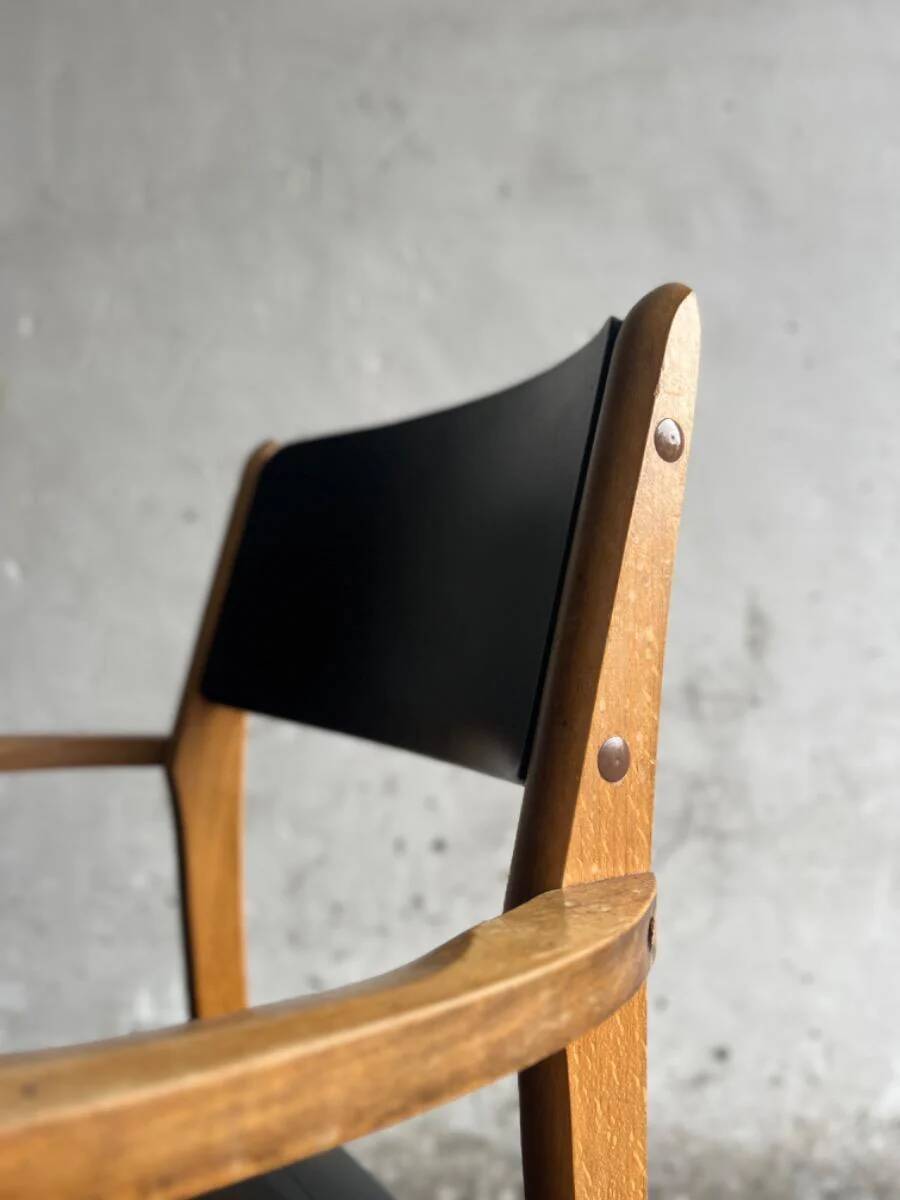 Set of 2 vintage beech wood armchairs with black skai upholstery — mid-century modern