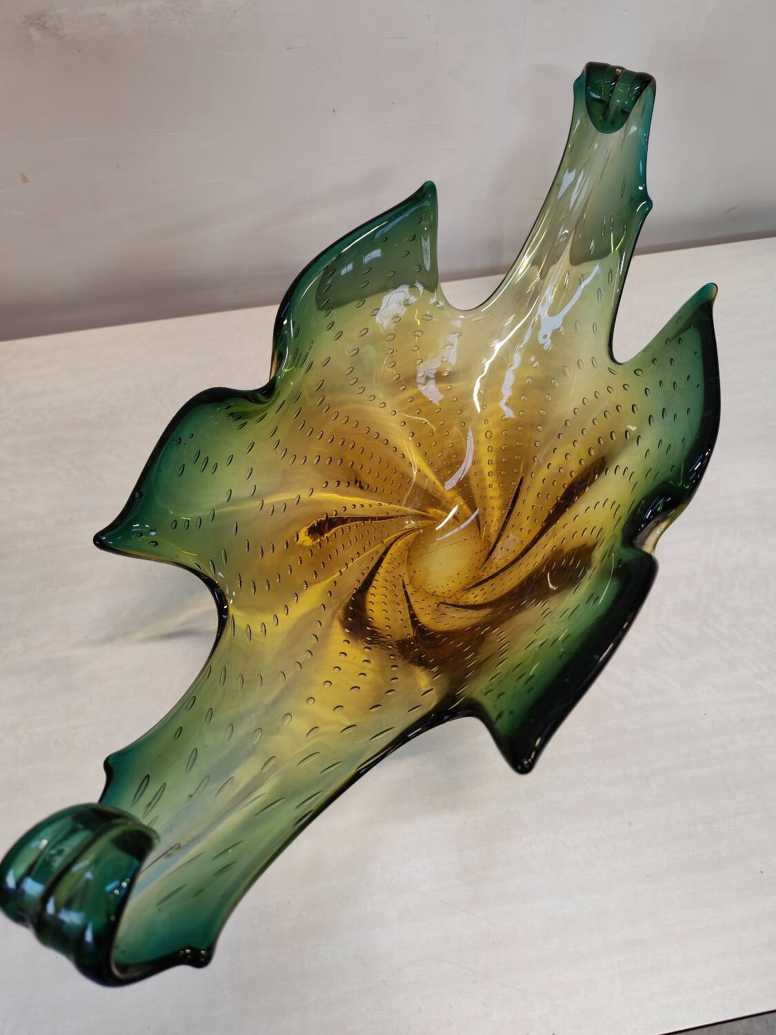 Stunning and Large Murano Glass Bowl/Centerpiece