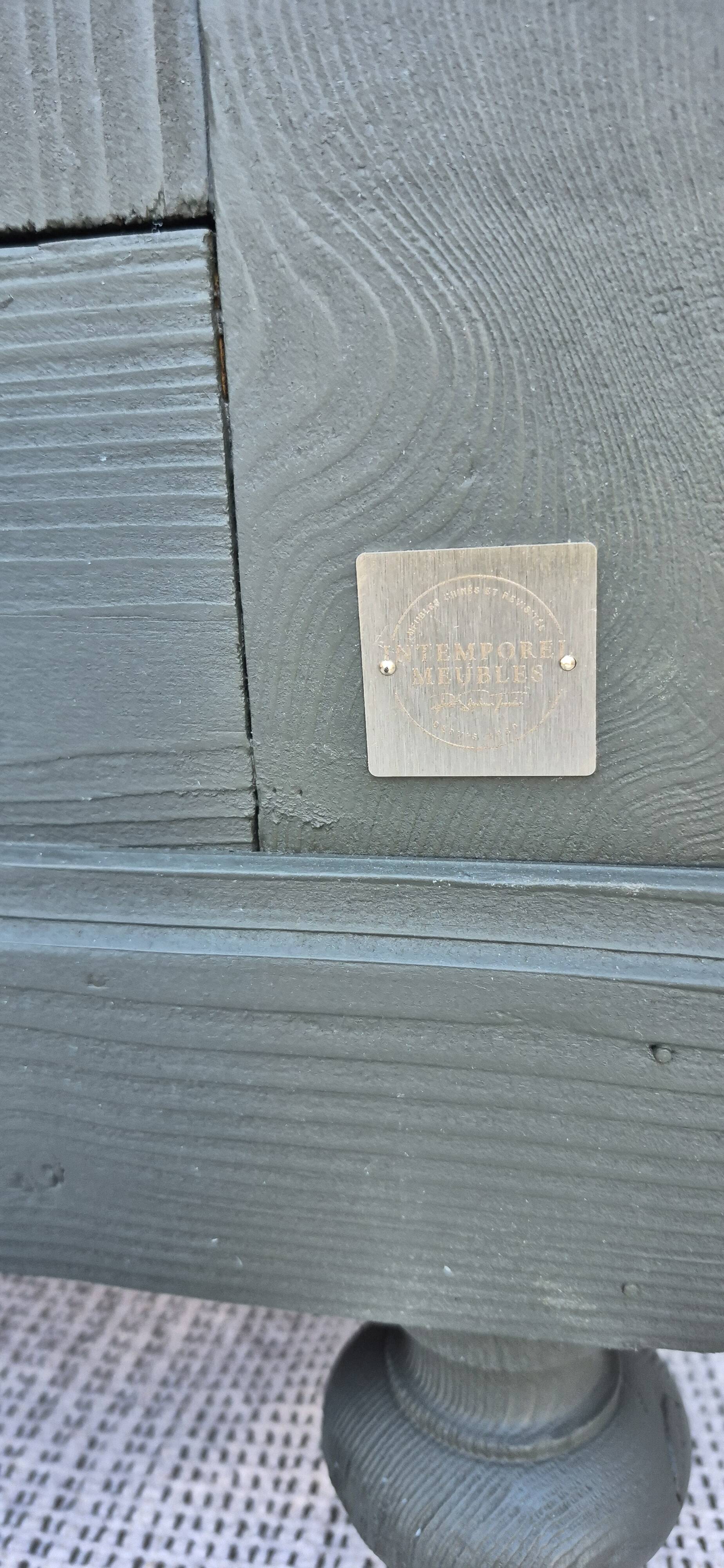 Low sideboard with 2 doors and 2 drawers