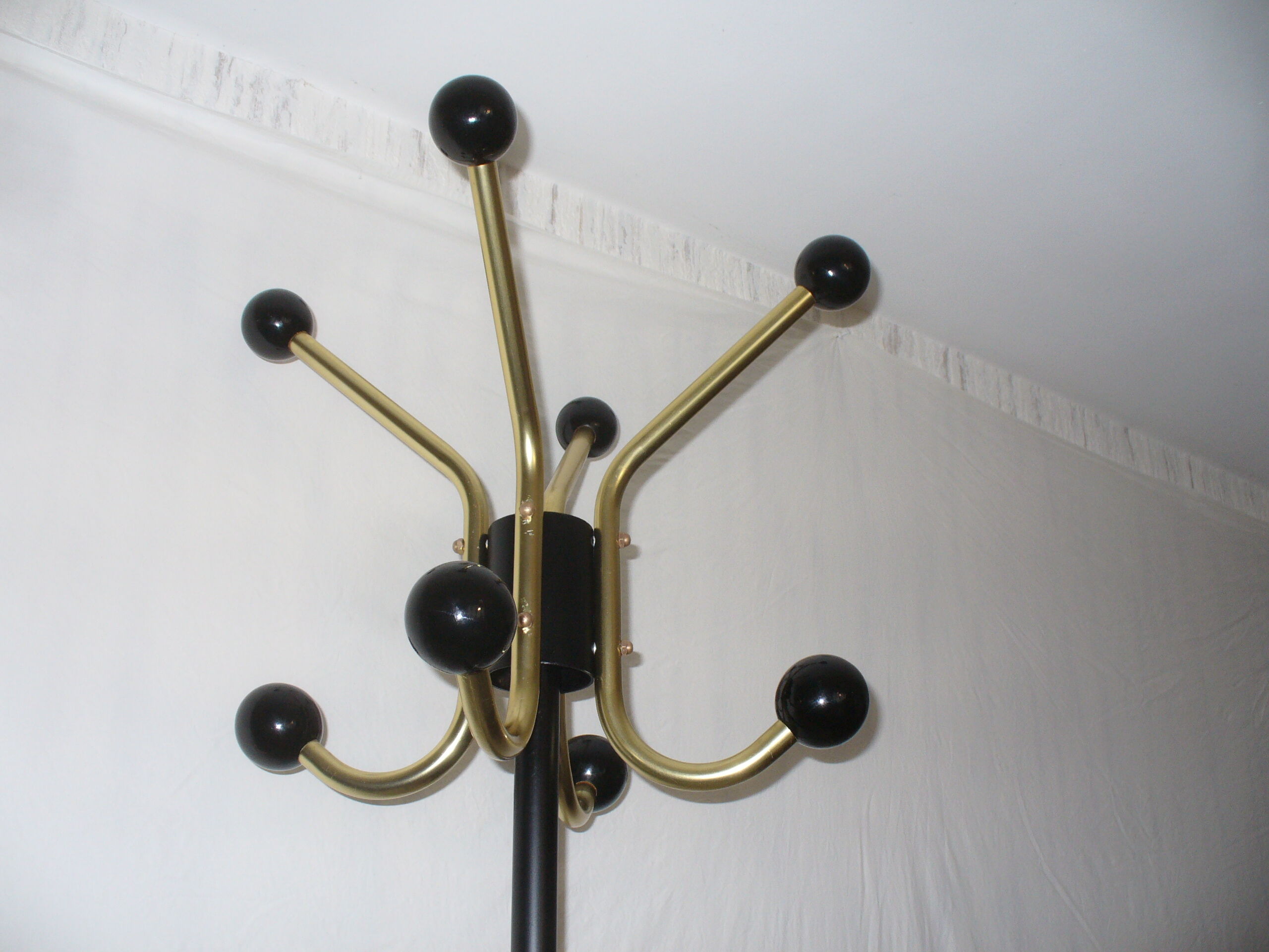 Portemanteau à boules noires des années 50