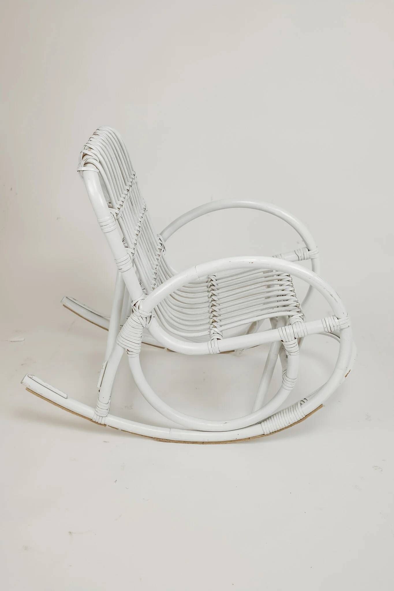 Chaise à bascule vintage pour enfant en rotin/bambou