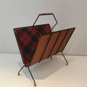 Magazine rack in black lacquered metal, leather and checkered fabric