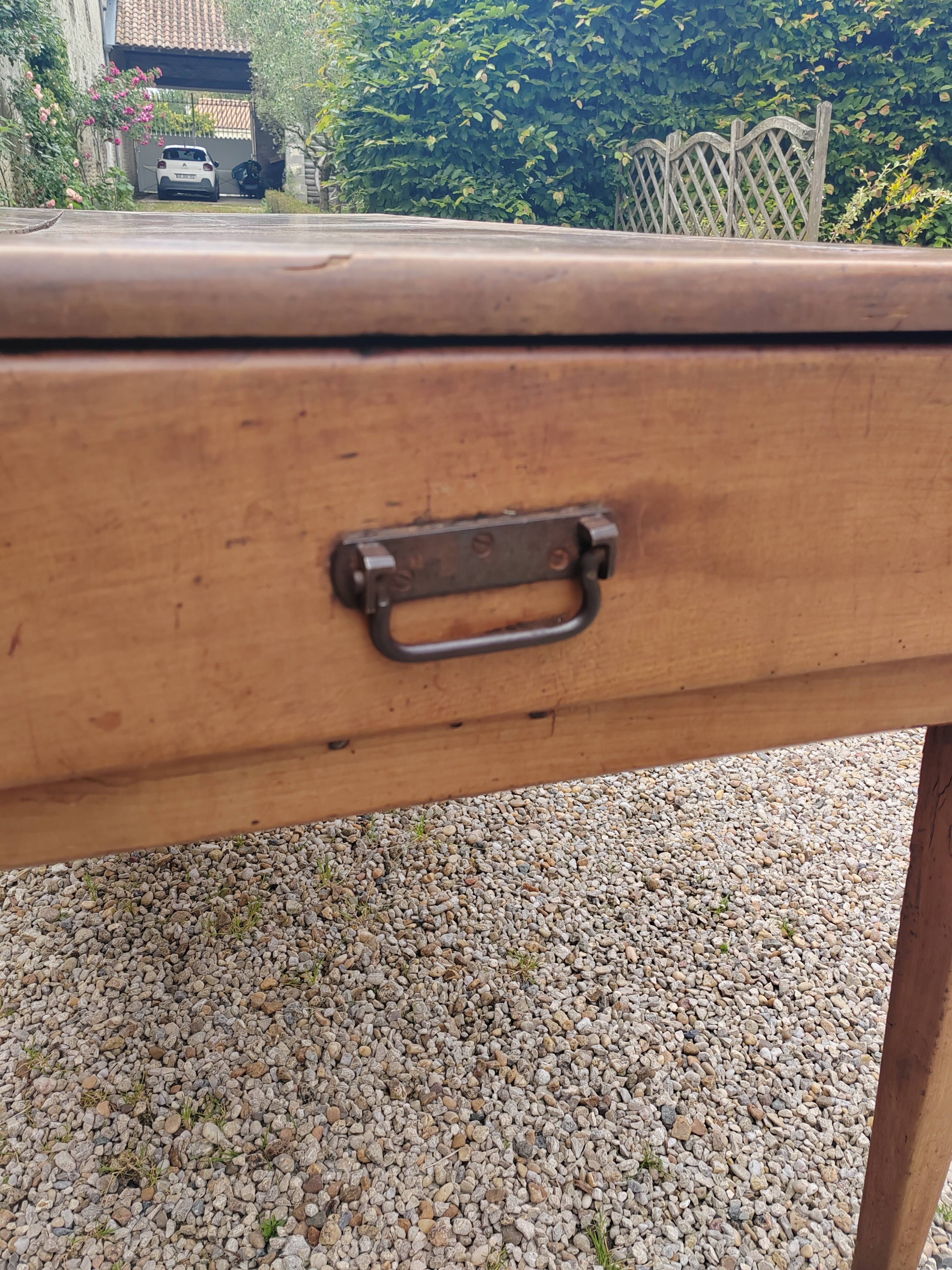 Table de ferme et 8 chaises