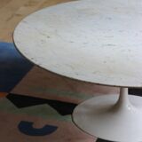 Round coffee table by Eero Saarinen for Knoll, Carrara marble