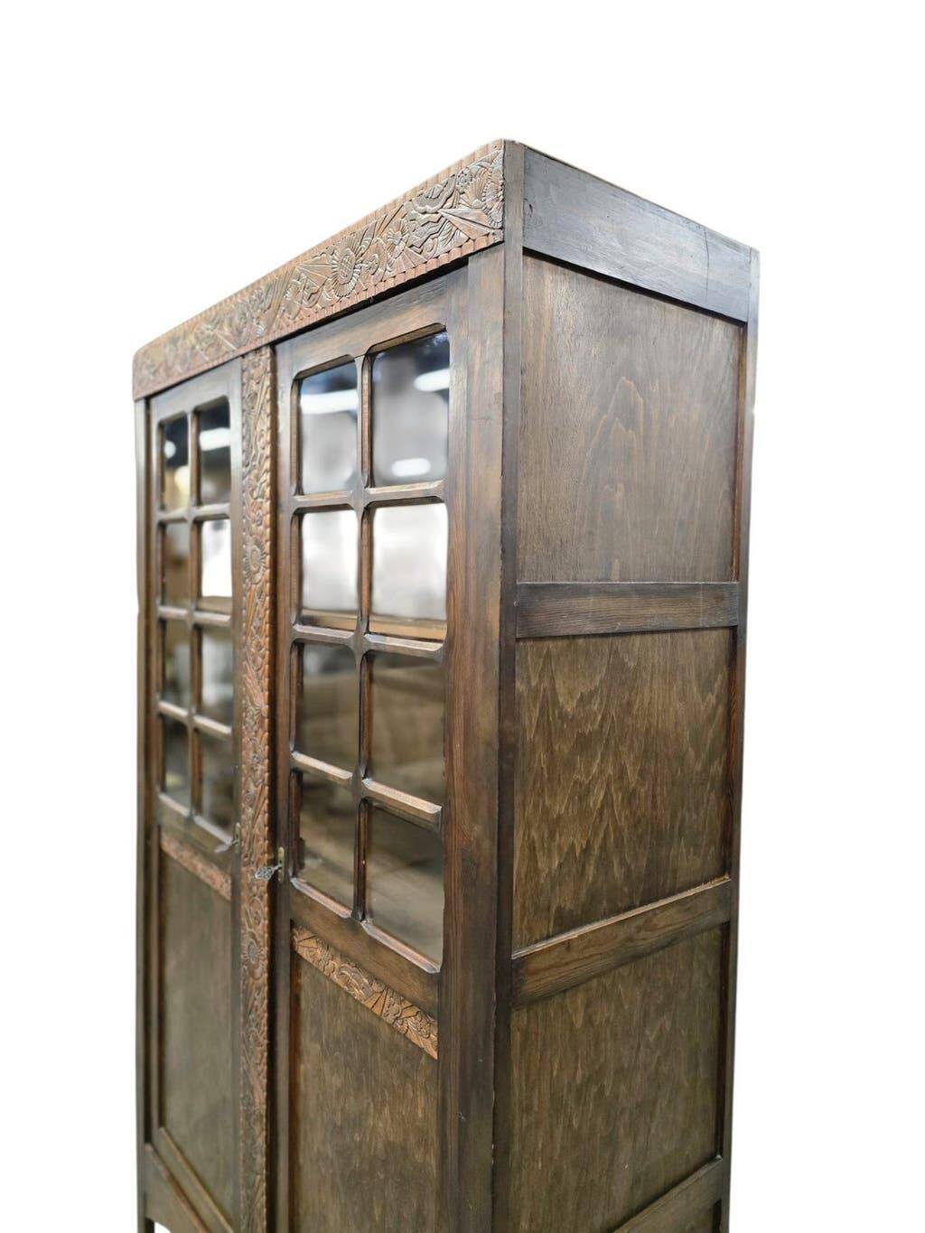 Vintage display cabinet/shelf in dark wood with glass.