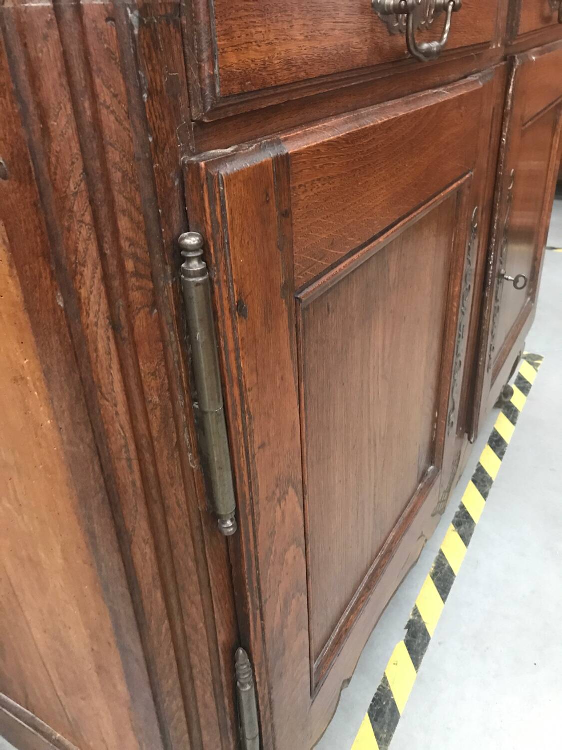 Parisian oak sideboard with two doors