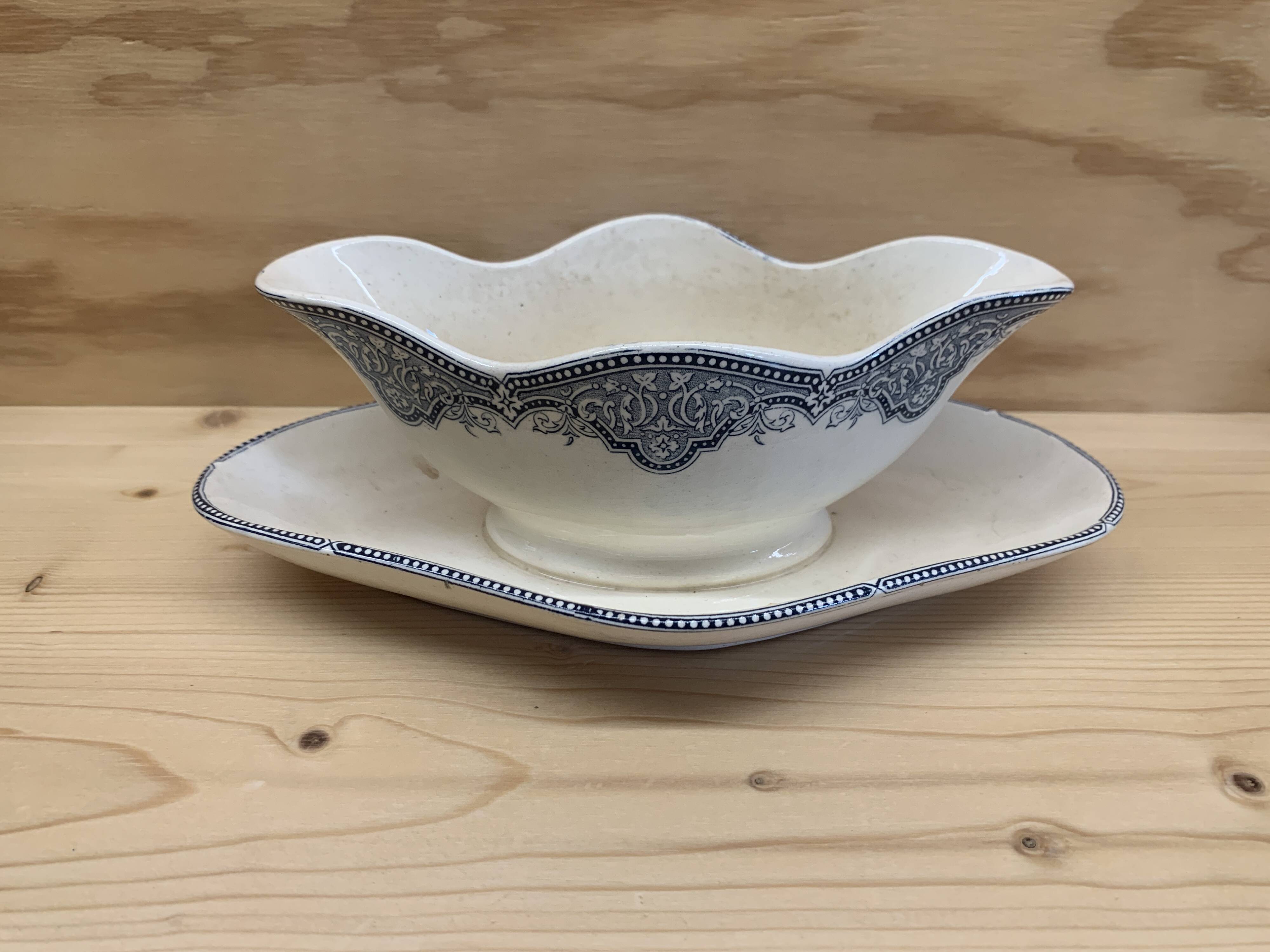 Sauceboat Terre de Fer Salins