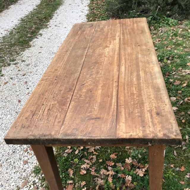 Farm table