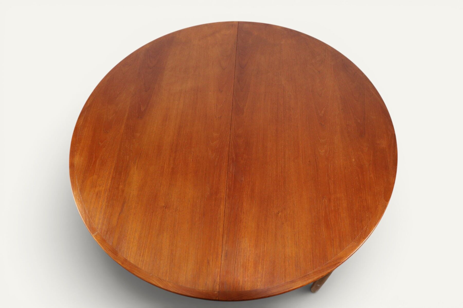 Table ronde de repas extensible danoise en teck – Années 1960