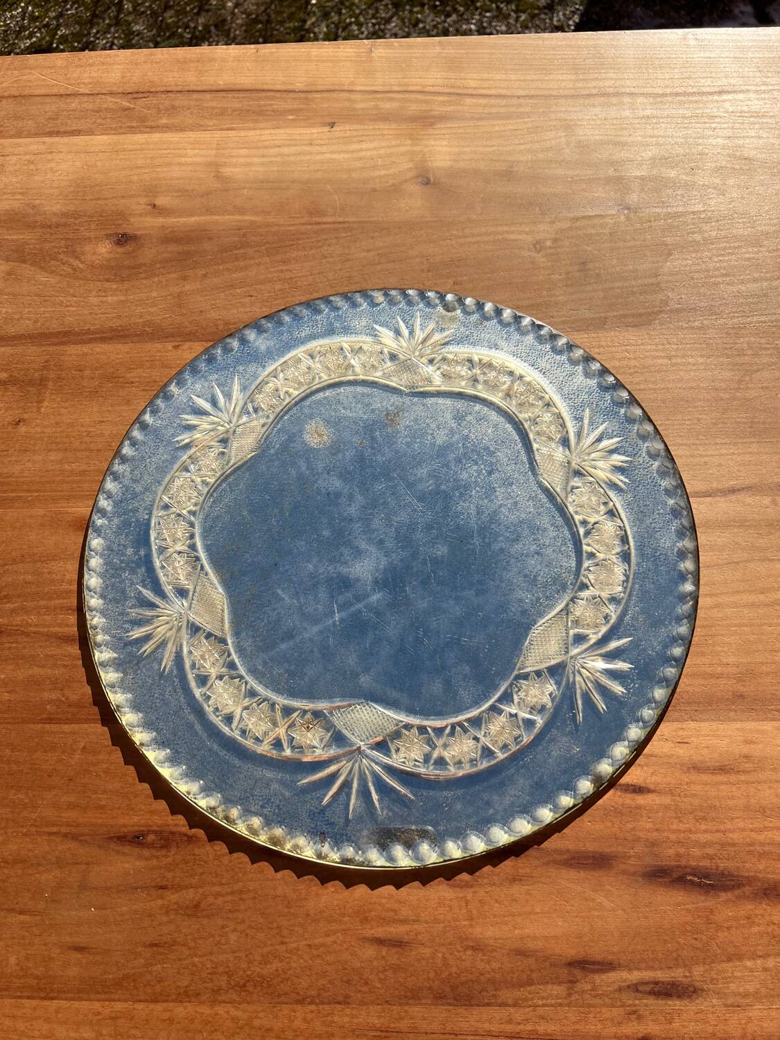 Elegant trivet