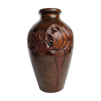 Vase décoratif en bois tourné et sculpté, signé "C. Léal", 30 cm