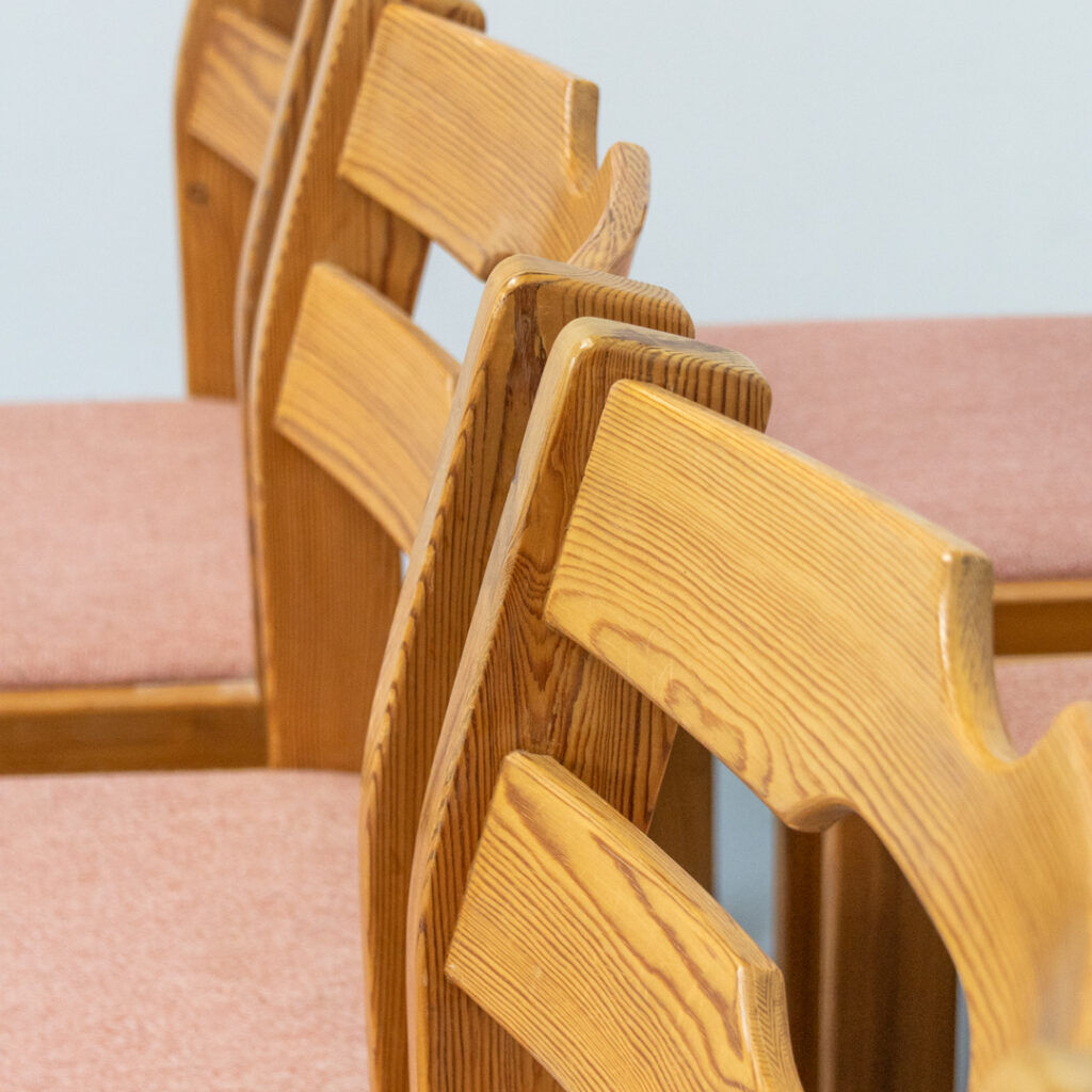 Ensemble de 8 chaises de salle à manger en acier de Korup des années 1960.