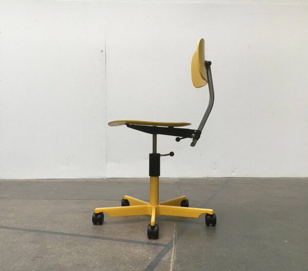 Chaise de bureau pivotante danoise de milieu de siècle par Jørgen Rasmussen pour Kevi