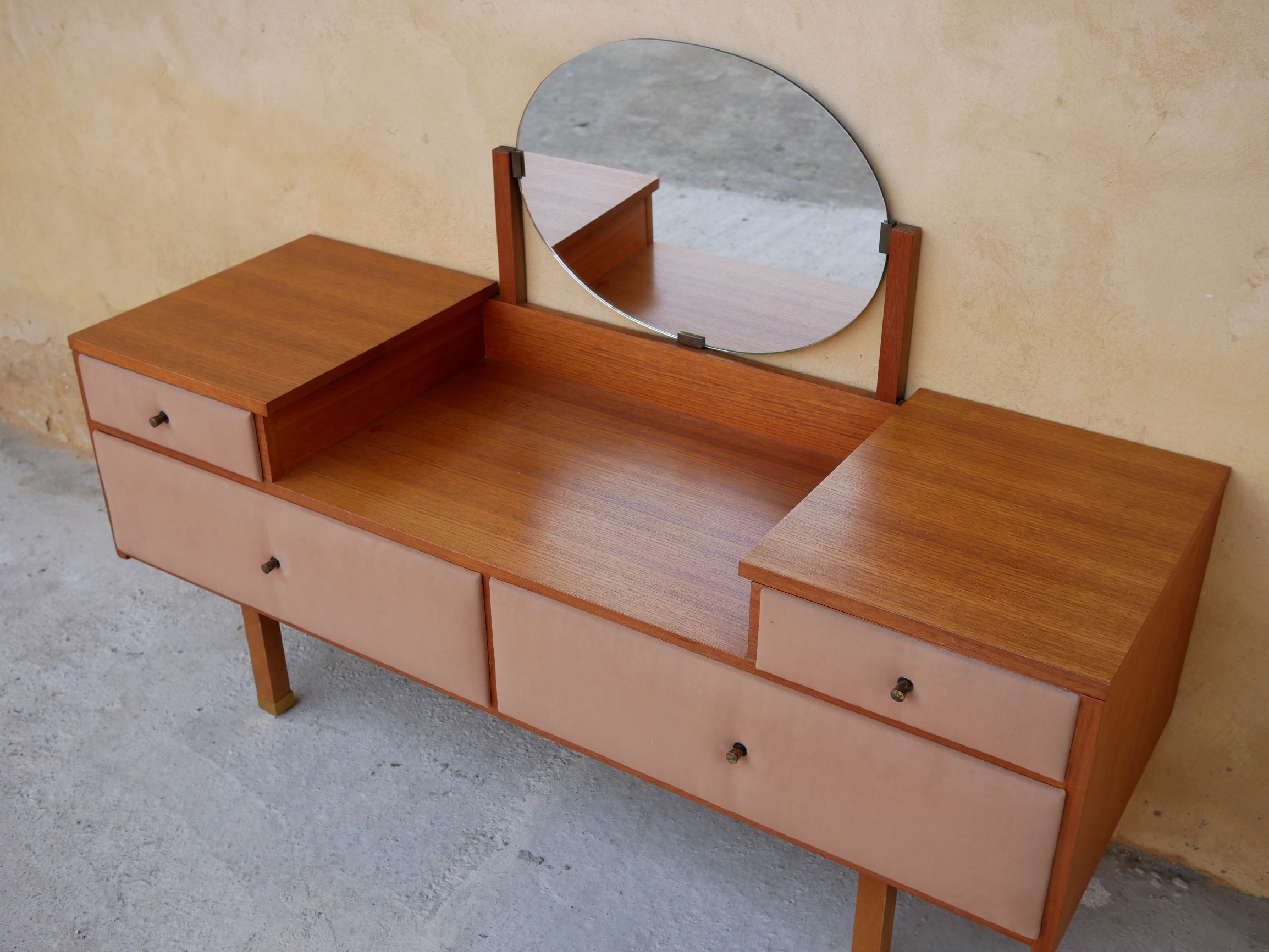 Dressing table / Dresser by Roger Landault