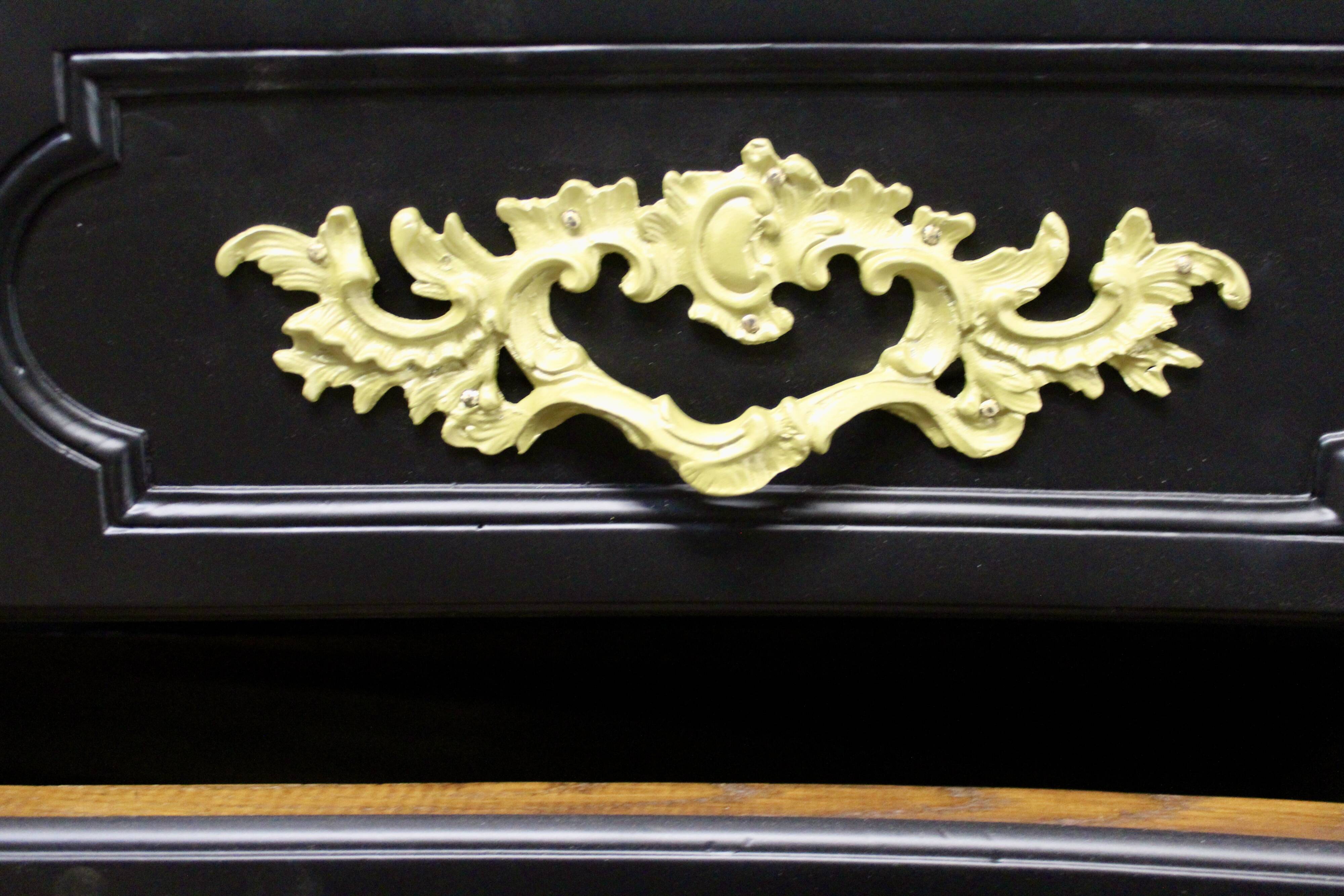 Curved Chest of Drawers in Black Lacquered Finish