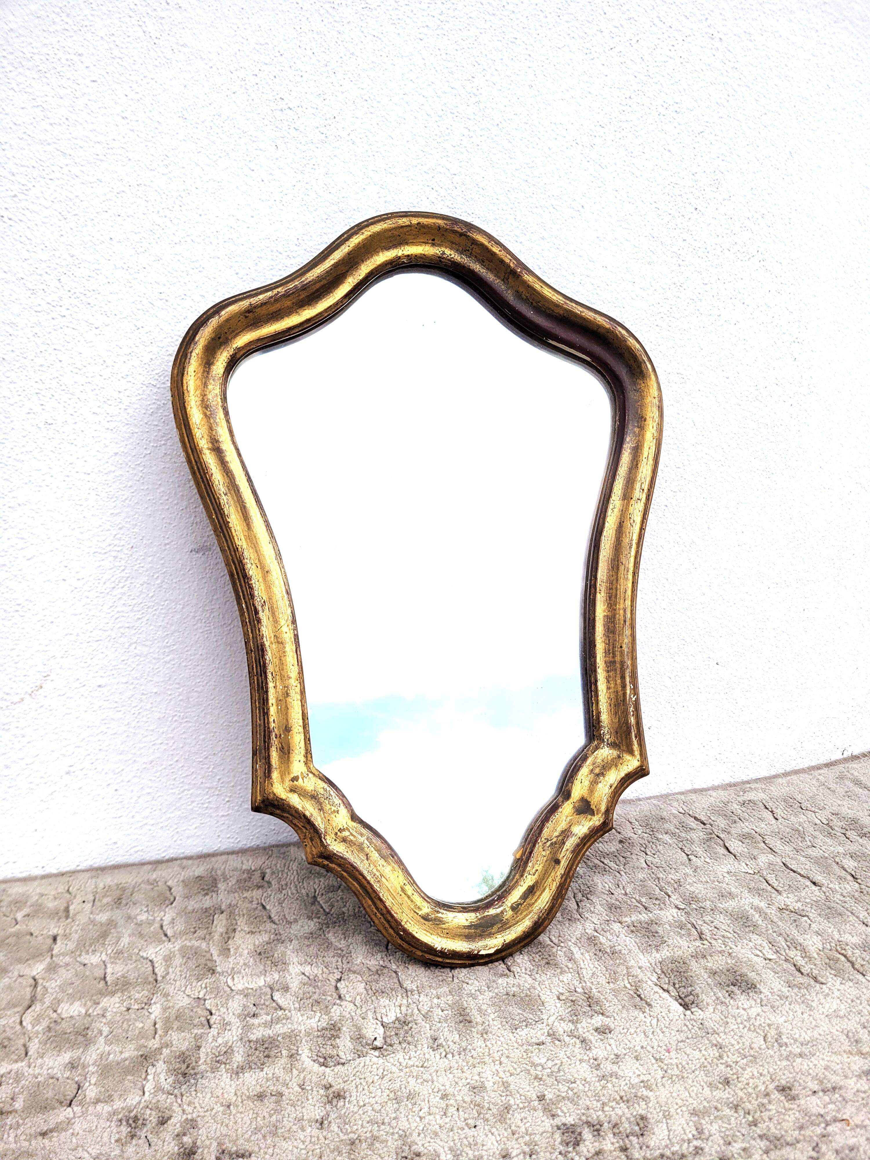 Small vintage animated golden mirror 28x40cm