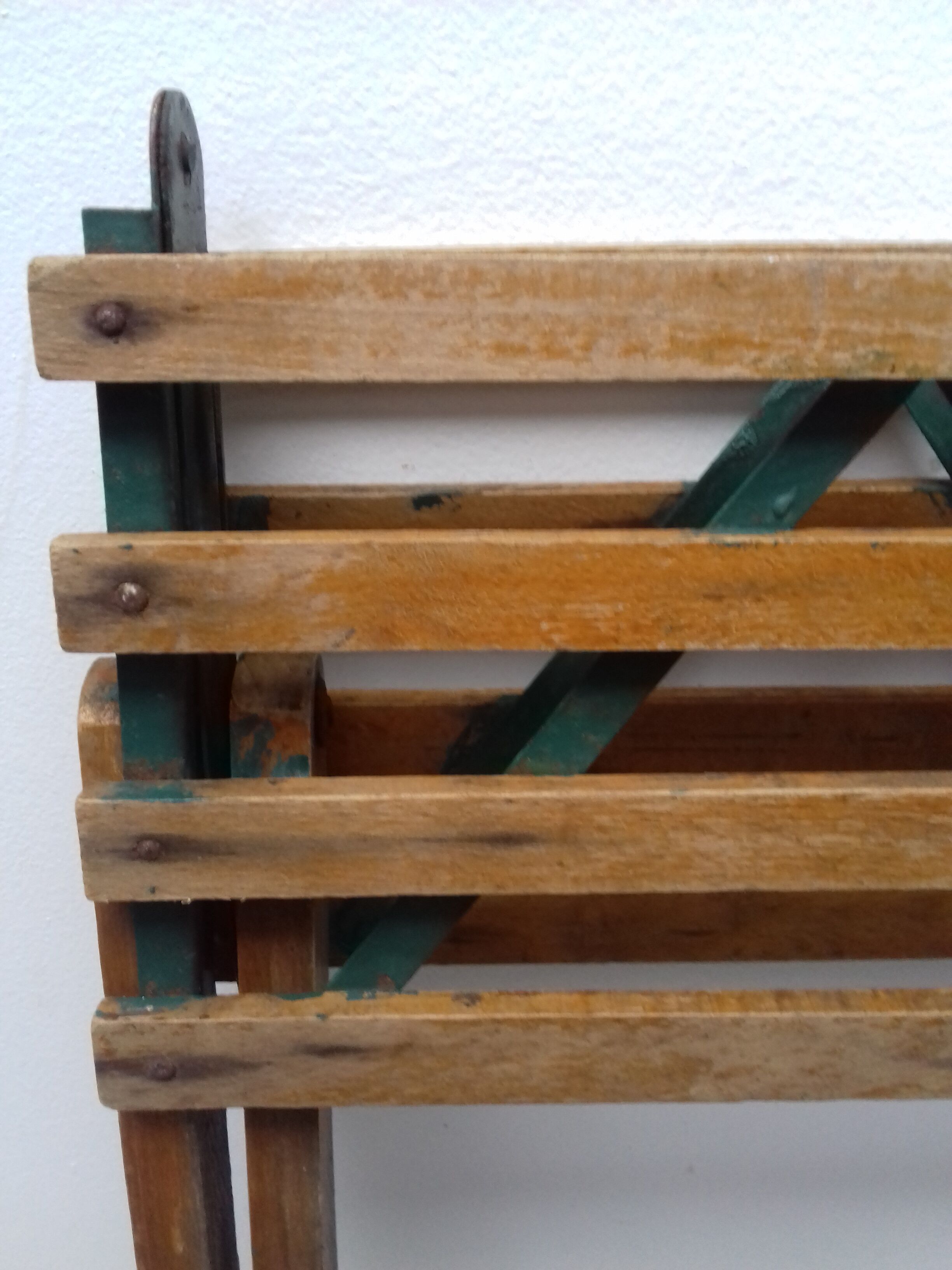 Wooden folding stool "eureka"