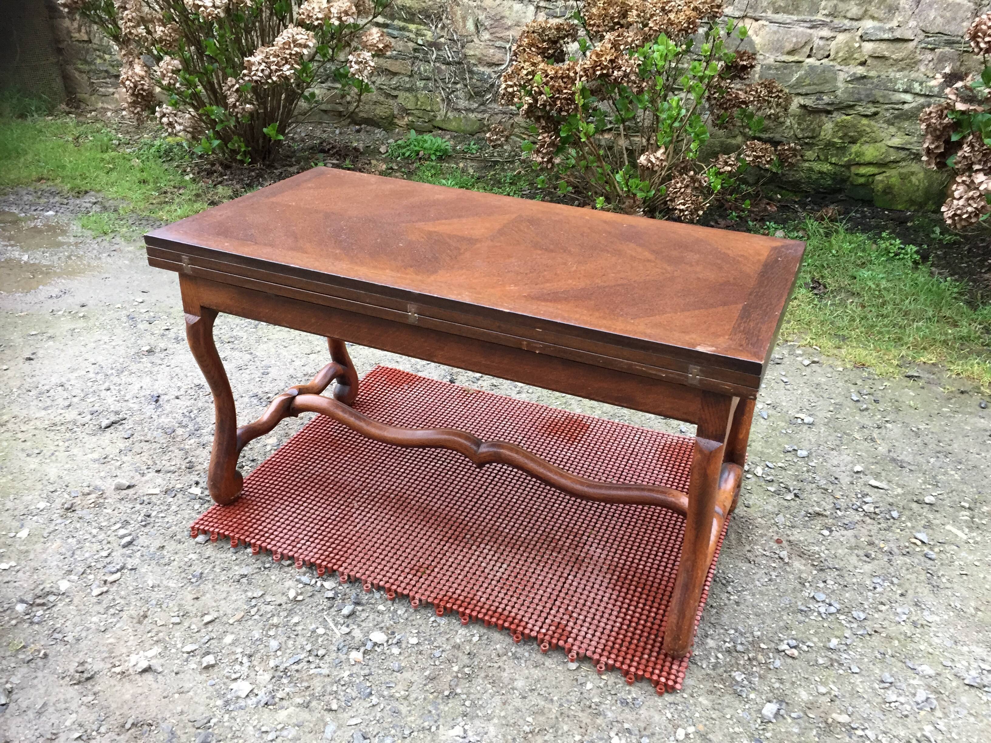 Modular vintage oak coffee table with Albert Ducrot's magical system
