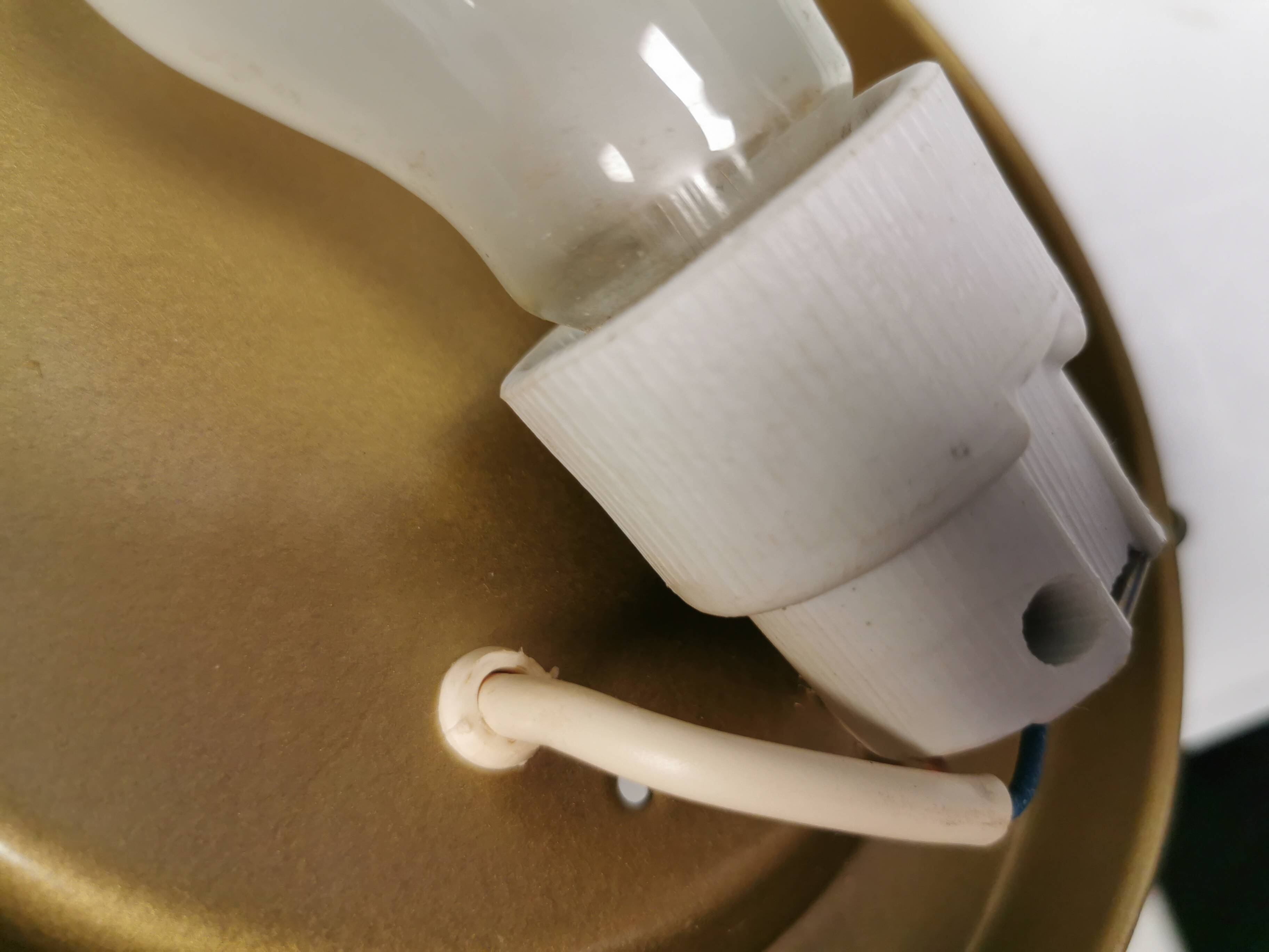 plafonnier de la marque danoise ES Horn Lighting des années 1980.