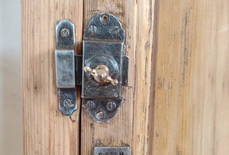 Armoire vintage en bois de chêne