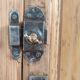 Armoire vintage en bois de chêne