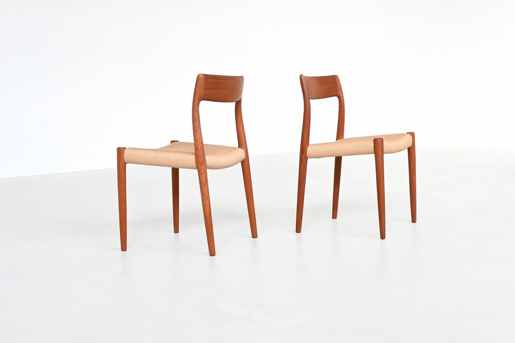 Chaises de salle à manger Niels Otto Moller modèle 77 en teck, Danemark, 1960