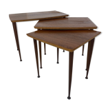 Tables gigognes scandinaves en teck du milieu du siècle, ensemble de 3
