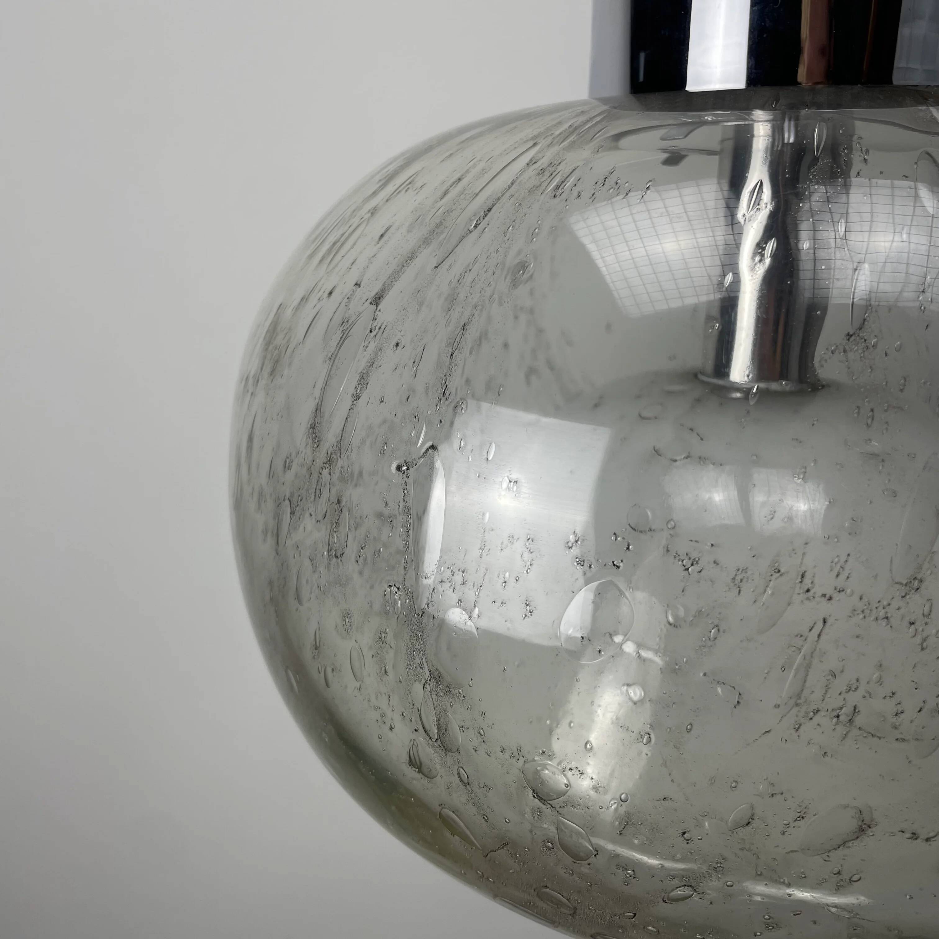 Suspension XL en verre à bulles rare et chrome par Doria Leuchten 1970