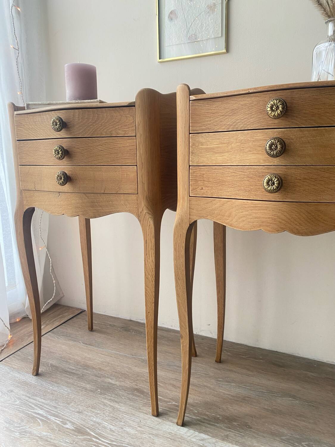 Paire de chevets en chêne - style Louis XV rustique- bois blond brut